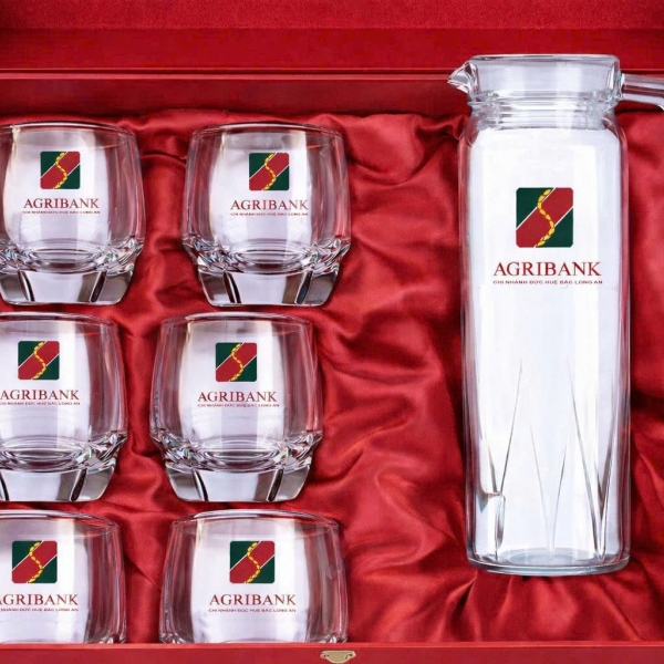 Bình ly Phale và Thủy tinh